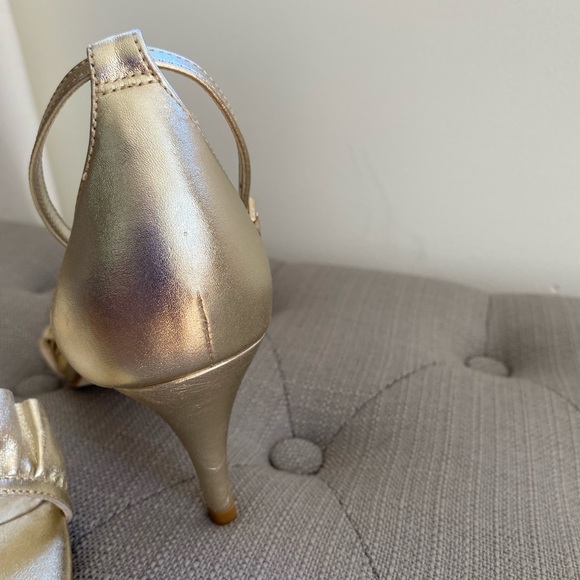 Lilly Pulitzer new gold open toe heels siz… - Picture 4 of 9